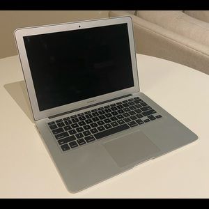 Apple MacBook Air "Core i5" 1.4 13"